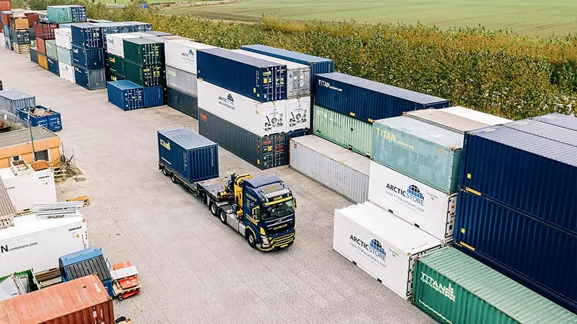 Depósitos de contêiners pela TITAN Containers