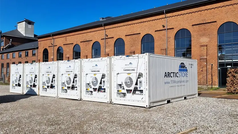 Soluções de contêineres refrigerados ArcticStore para clientes de tecnologia