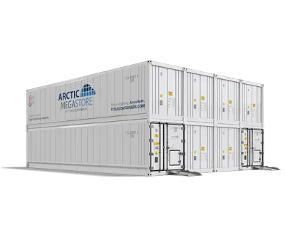 Contêineres modulares de armazenamento refrigerado Arctic MegaStore mostrados em configuração empilhada com acesso por rampa.