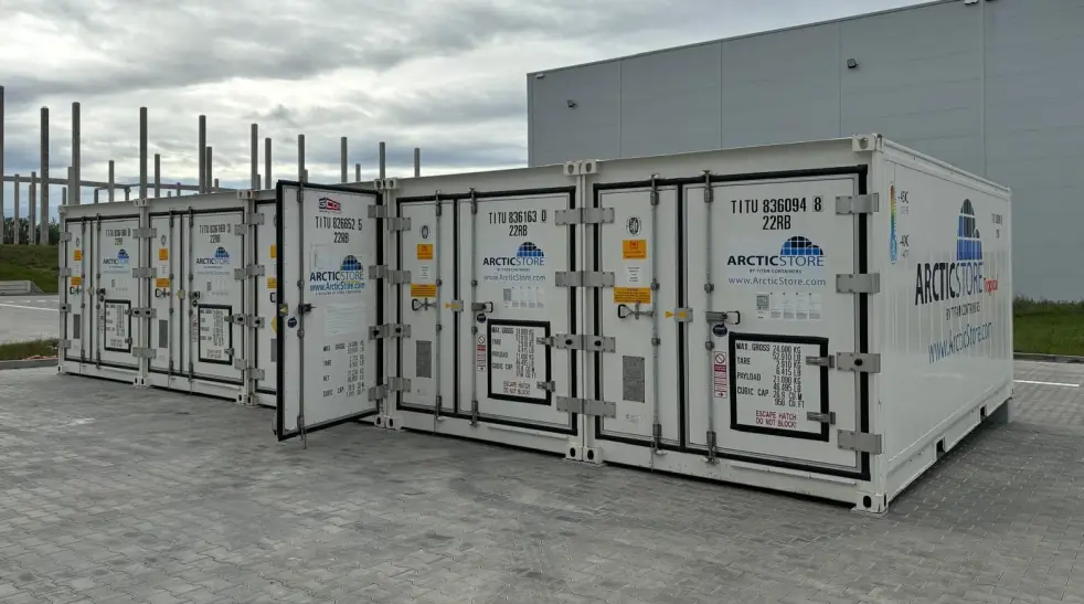 Soluções ArcticStore para contêineres refrigerados e de congelamento, projetadas especificamente para condições tropicais.